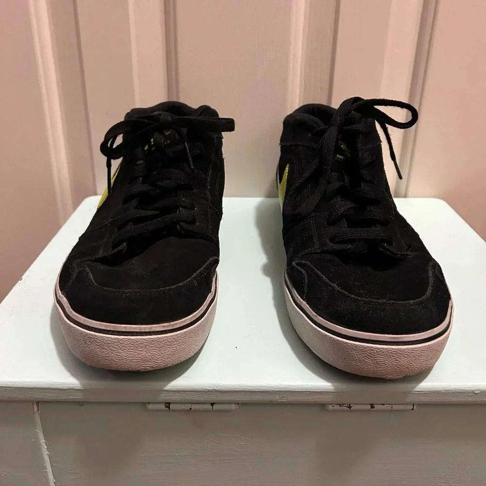 Nike Ruckus Men’s 13 Mid Athletic Skateboarding Shoes - Picture 3 of 9